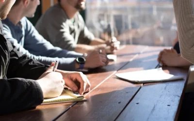 SaaS automatización reuniones: seguimiento inteligente 2026