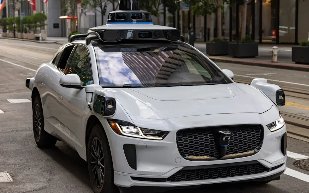 Wayve revoluciona la conducción autónoma sin mapas
